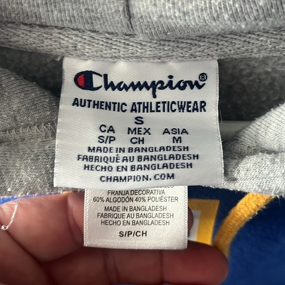 University of Alaska Fairbanks hooded sweatshirt 💙💛 - Picture 5 of 5